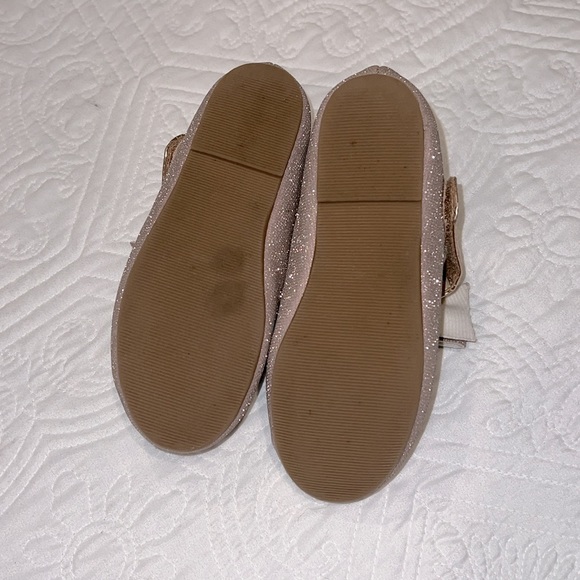 Felix & Flora Champagne Glitter Toddler Ballet Flats, Sz 11 Mary Jane w/ Bow EUC - Picture 4 of 6
